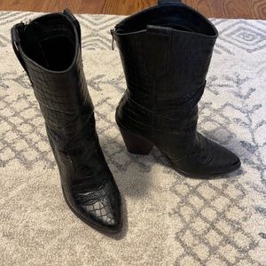 JESSIE JAMES DECKER JUST FAB SNAKESKIN BOOTS